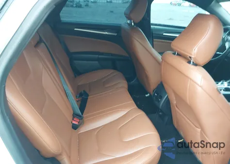 2020 Ford Fusion Titanium z USA, uszkodzony, nr VIN 3FA6P0D95LR117744